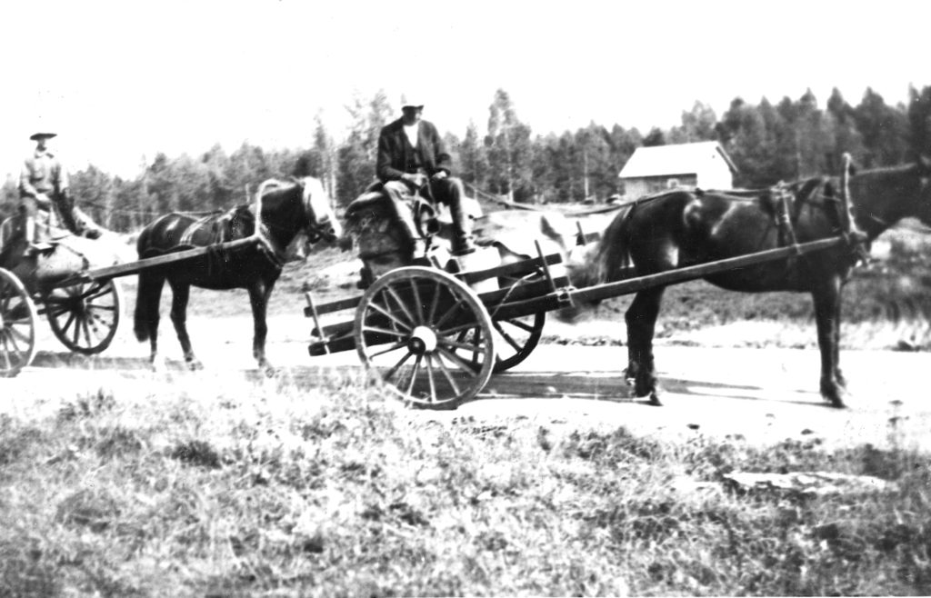 Tavarankuljetusta Tohmajärven asemalta Kineelle v. 1933